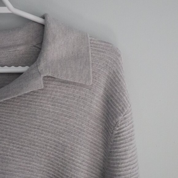 Club Monaco 100% Wool Lrg Grey Neutral V-Neck Ribbed Collar Pull On Sweater - Picture 6 of 13